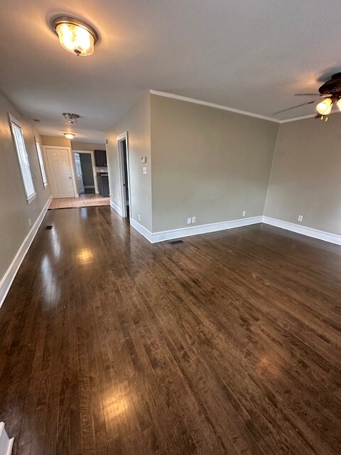 Foto del edificio - 310 W Scott St