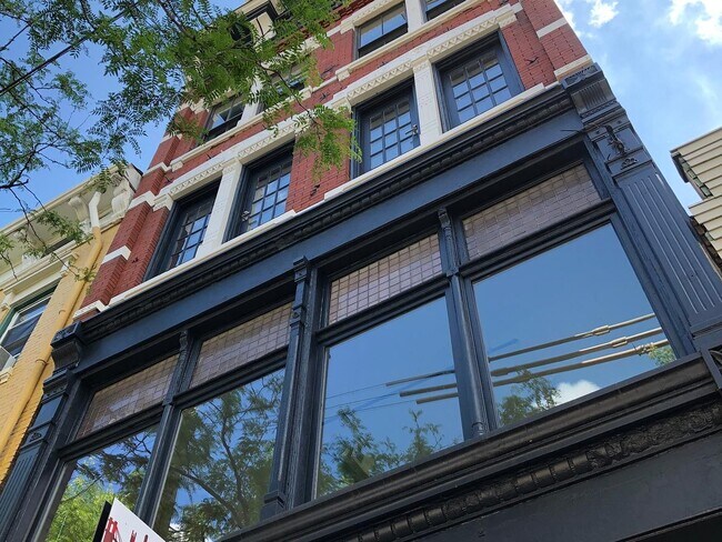 Foto del edificio - 1710 Elm St
