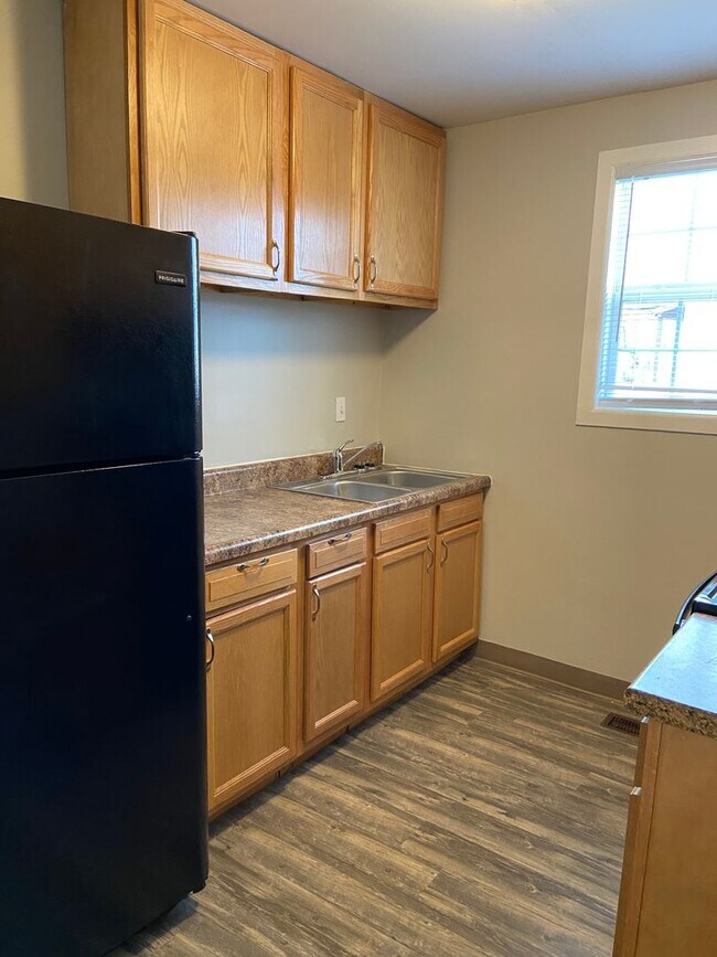 Foto del edificio - 360-362 E Hinman Avenue