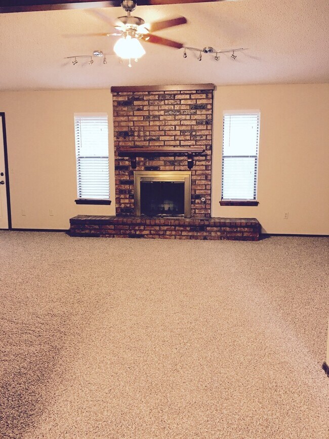 Building Photo - Spacious 3 Bedroom, 2 Bath Home in Moore!