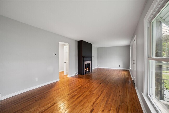 Foto del edificio - 5145 E 114th St