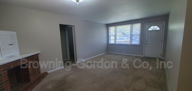Foto del edificio - 4924 Briarwood Dr