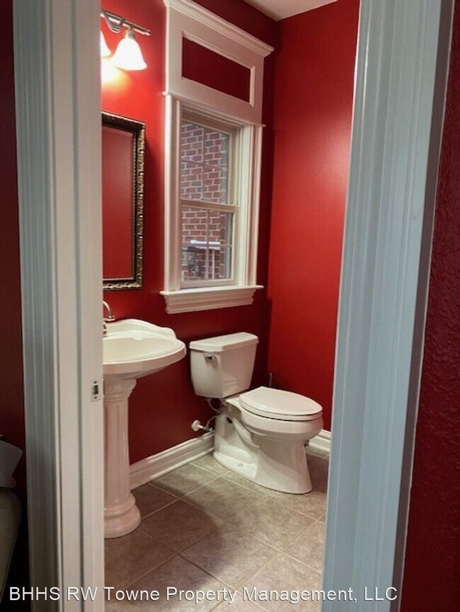 Building Photo - 5 br, 5.5 bath House - 190 Pine Hollow Road