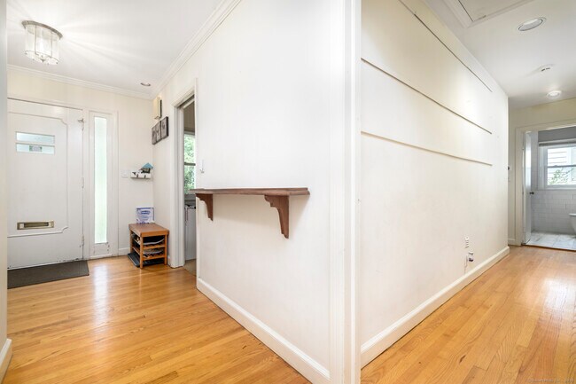 Building Photo - 74 Boxwood Dr