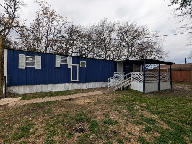 Building Photo - 904 Quail Run