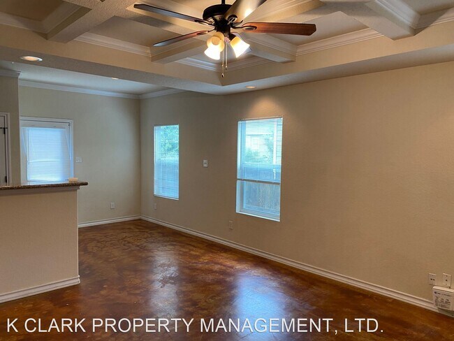 Foto del edificio - 3 br, 2.5 bath House - 4928 STOWERS BLVD