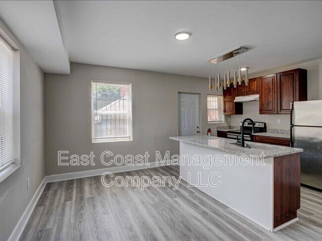 Foto del edificio - 5300 Ready Ave