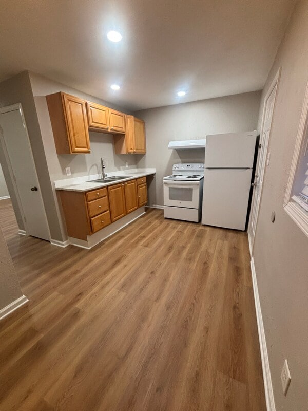 Building Photo - Room in Duplex on Middle St