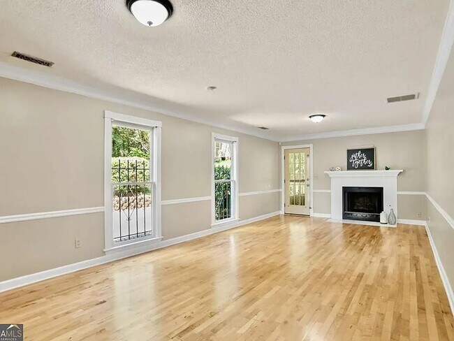Foto del edificio - 1140 Magnolia Way SE
