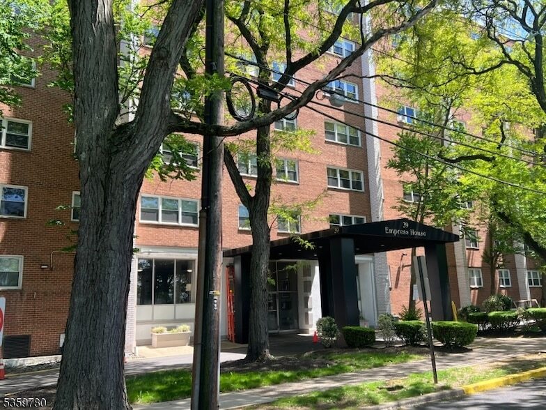 Foto principal - 39 E 39th St