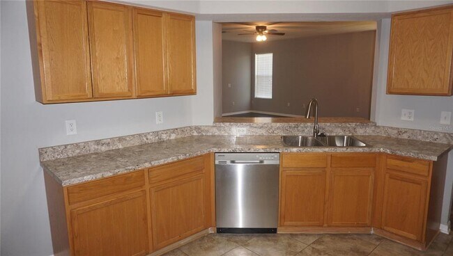 Building Photo - 12818 Standbridge Dr