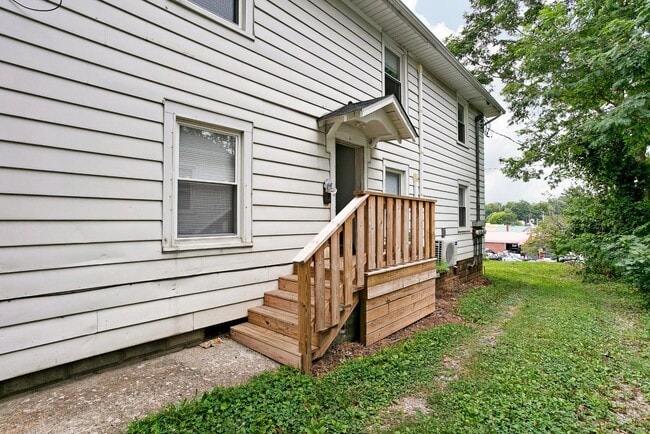 Building Photo - 104 Taylor Blvd