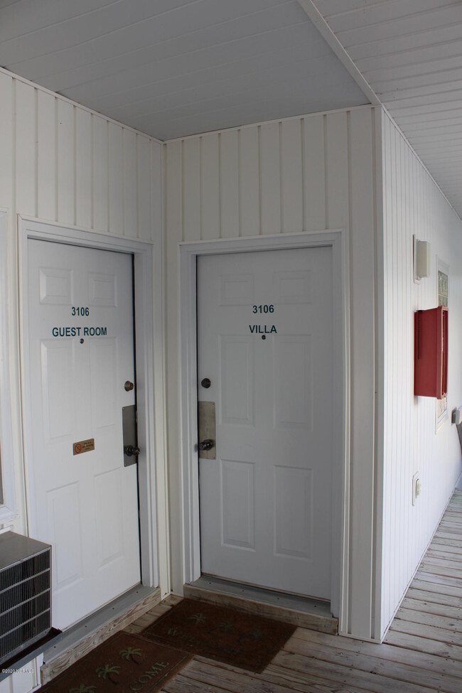 Building Photo - 145 Royal Poste Rd