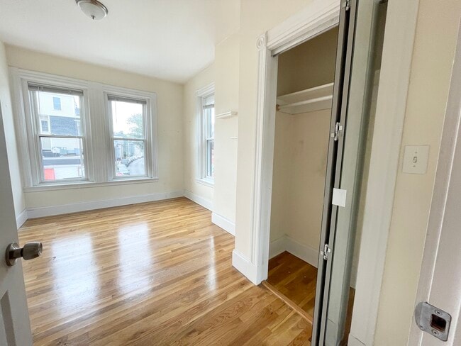 Building Photo - 149 L St