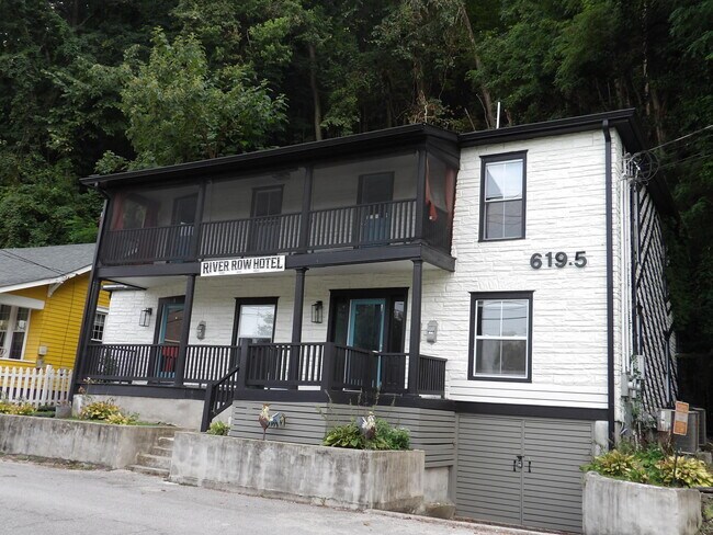 Foto del edificio - 619.5 Taylor Ave