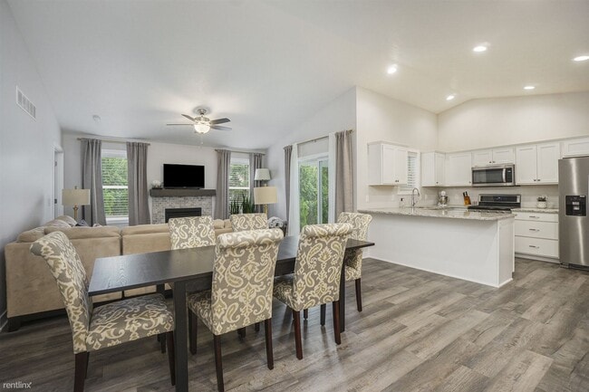 Building Photo - 2 br, 2 bath Condo - 2056 Hailey Ct