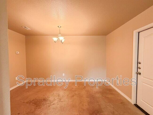 Building Photo - 4625A Teesh Dr