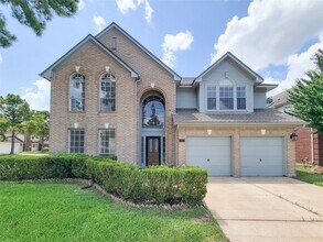 Building Photo - 17403 Canyon Knoll Dr
