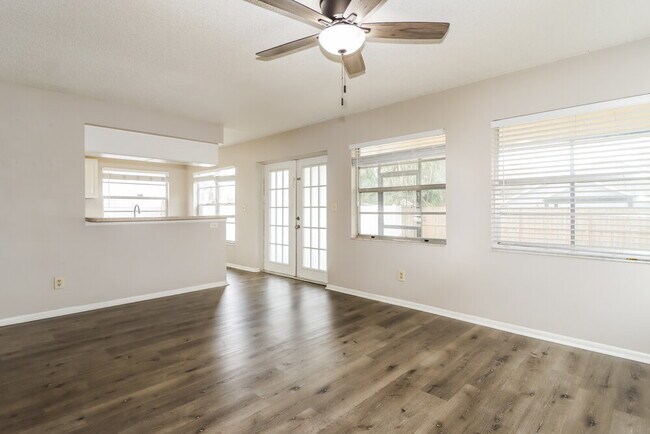 Foto del edificio - 10903 Carnelian Ln