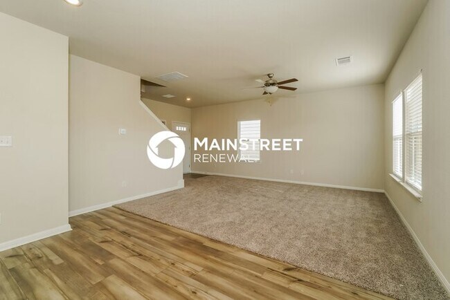 Building Photo - 3 Bedroom Pet-Friendly Home in HUTTO, TX with Main Street Renewal