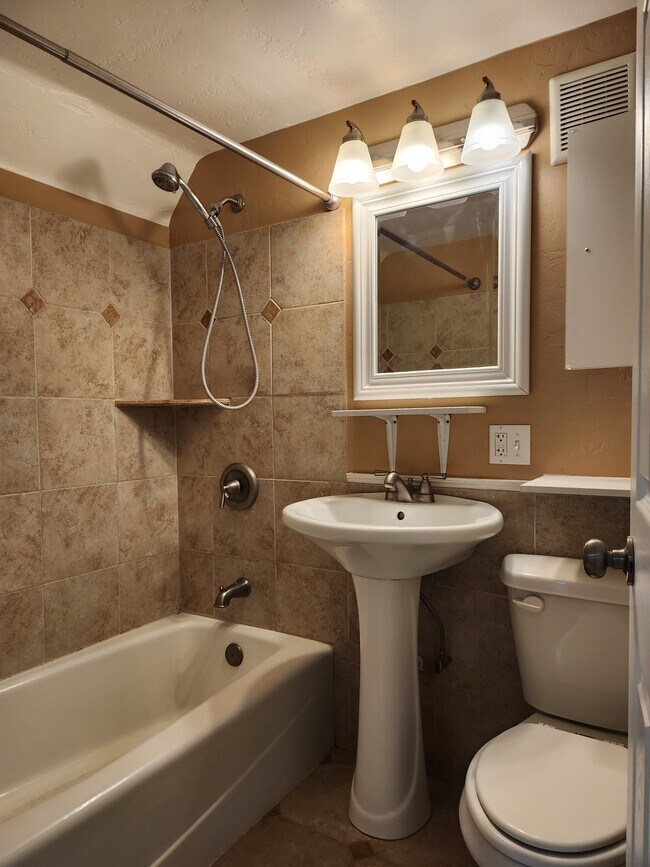 Foto del edificio - 437 N River Ln