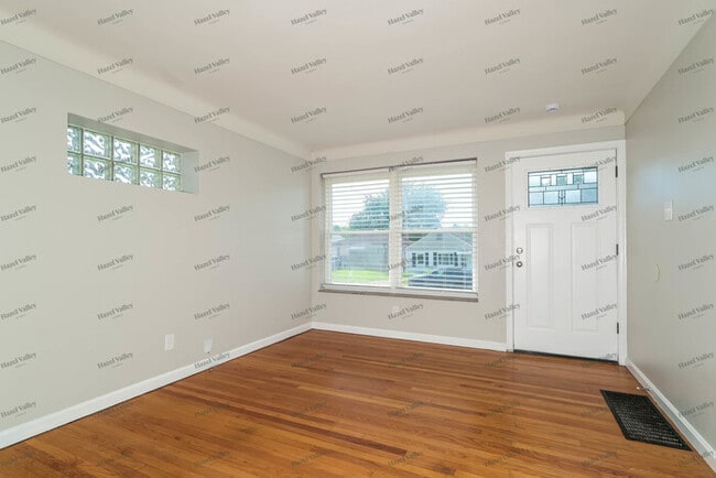 Building Photo - 1152 Watts St