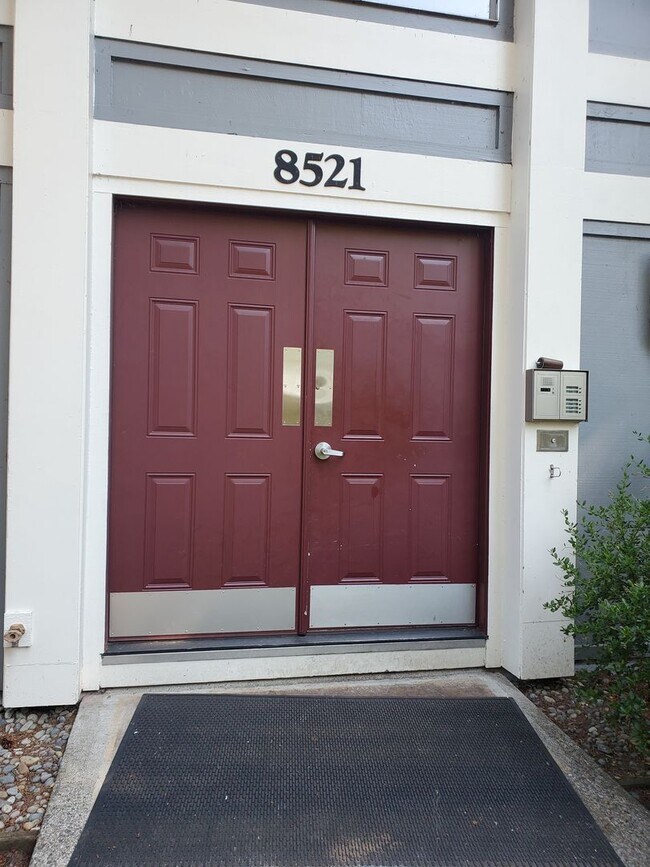 Foto del edificio - 8521 Zircon Dr SW