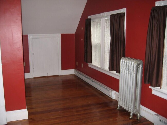 Building Photo - 33 Coolidge Rd