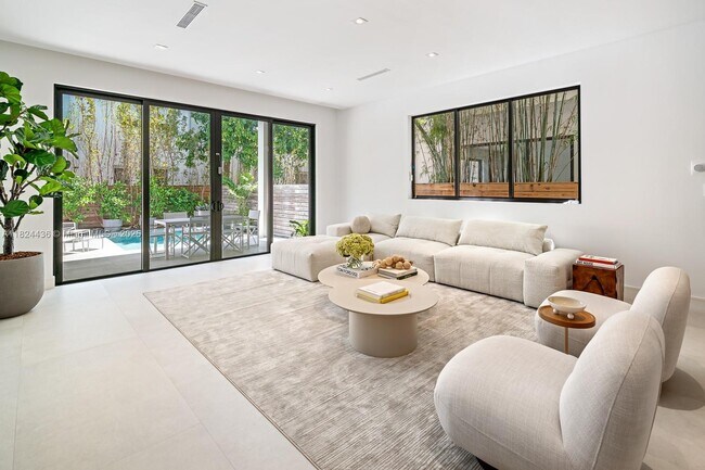 Foto del edificio - 2978 Coconut Ave