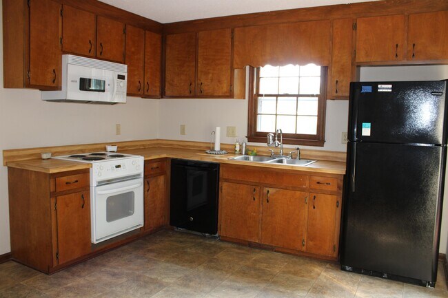 Building Photo - 1205 Laura Duncan Rd