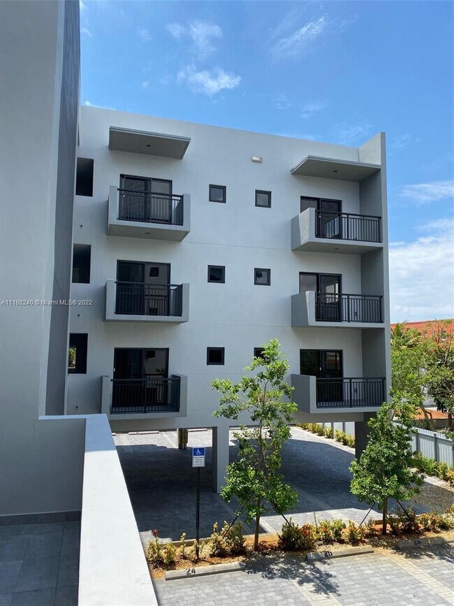 Foto del edificio - 836 SW 2nd St