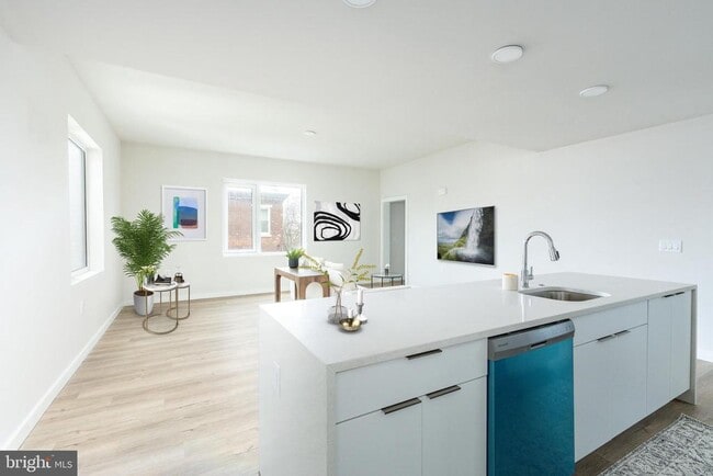 Building Photo - 1130 N Delaware Ave