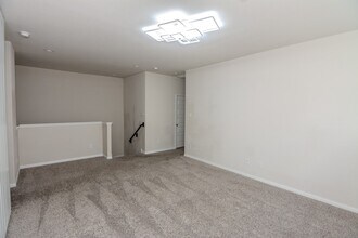 Building Photo - 4120 Split Ivy Dr