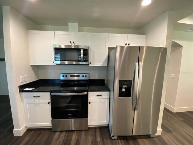 204 Palmetto Cir NE - 4
