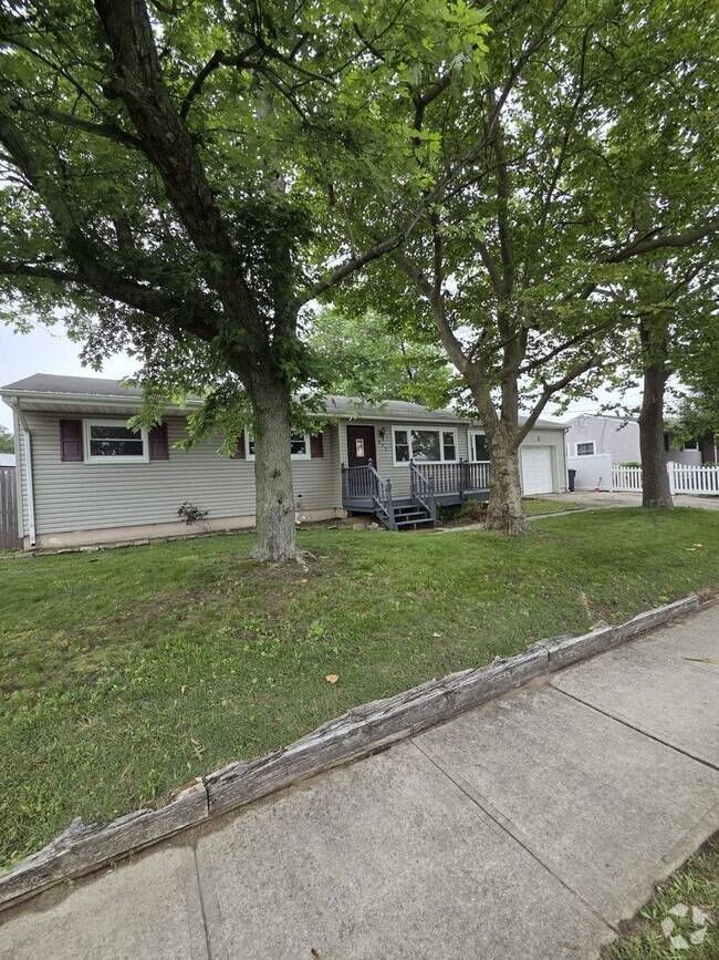 Building Photo - 955 Egret Dr