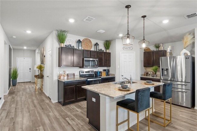 Building Photo - 7009 Llano Dr