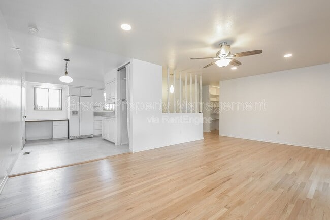 Building Photo - 650 E Easter Ave