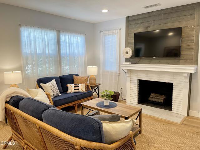 Building Photo - 3945 Sunset Ln