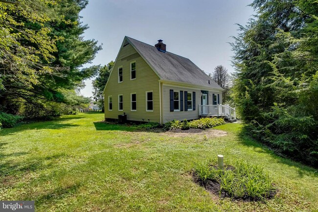 Building Photo - 118 Fish Pond Rd