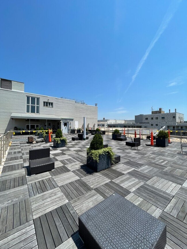 Foto del edificio - Beautiful 1 BR/1 BA Condo in Foggy Bottom!