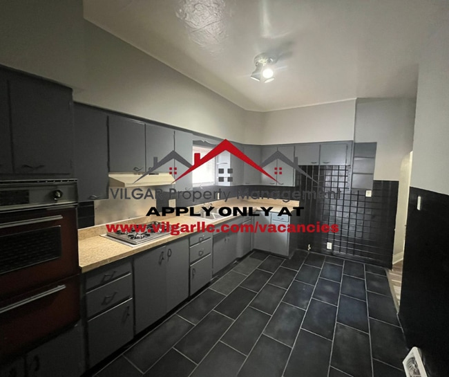 Foto del edificio - This spacious and stylish home offers comf...