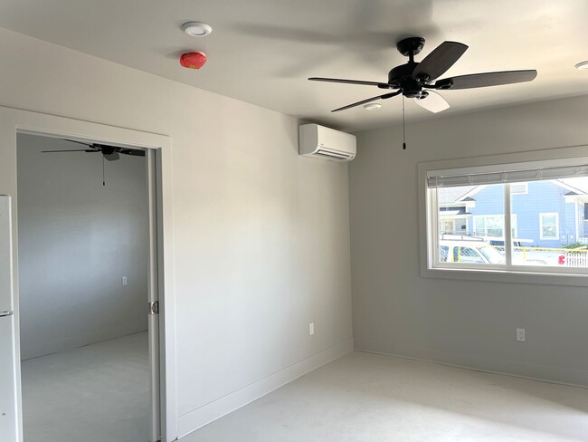 Building Photo - Carmel - 1336A Carmel St. San Luis Obispo,...
