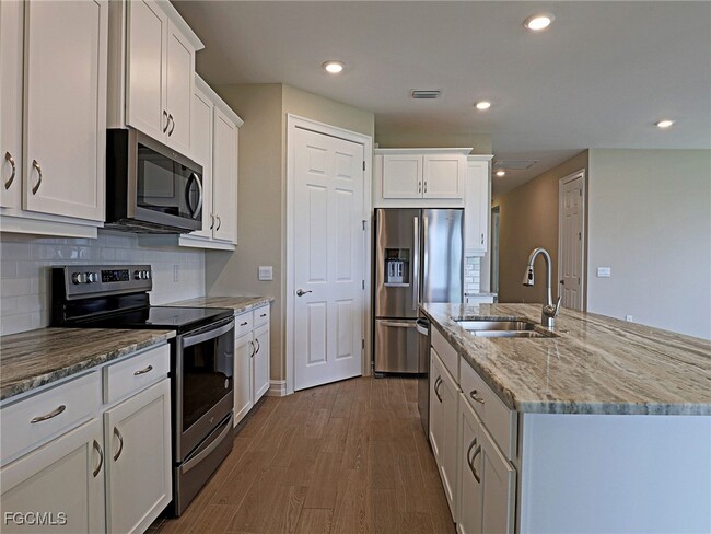 Building Photo - 269 Spg Hl Lk Lp