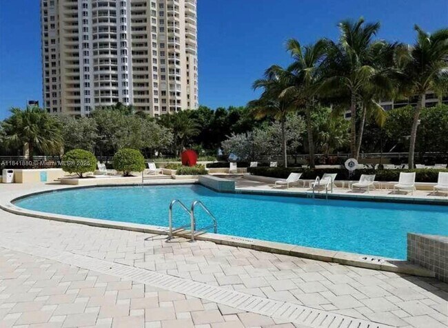 Foto del edificio - 888 Brickell Key Dr
