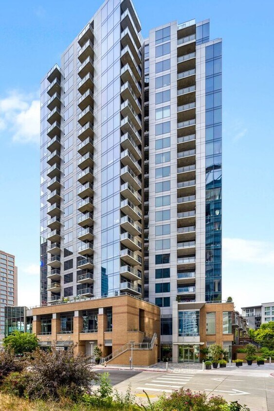 Foto principal - DOWNTOWN BELLEVUE BEAUTY!!