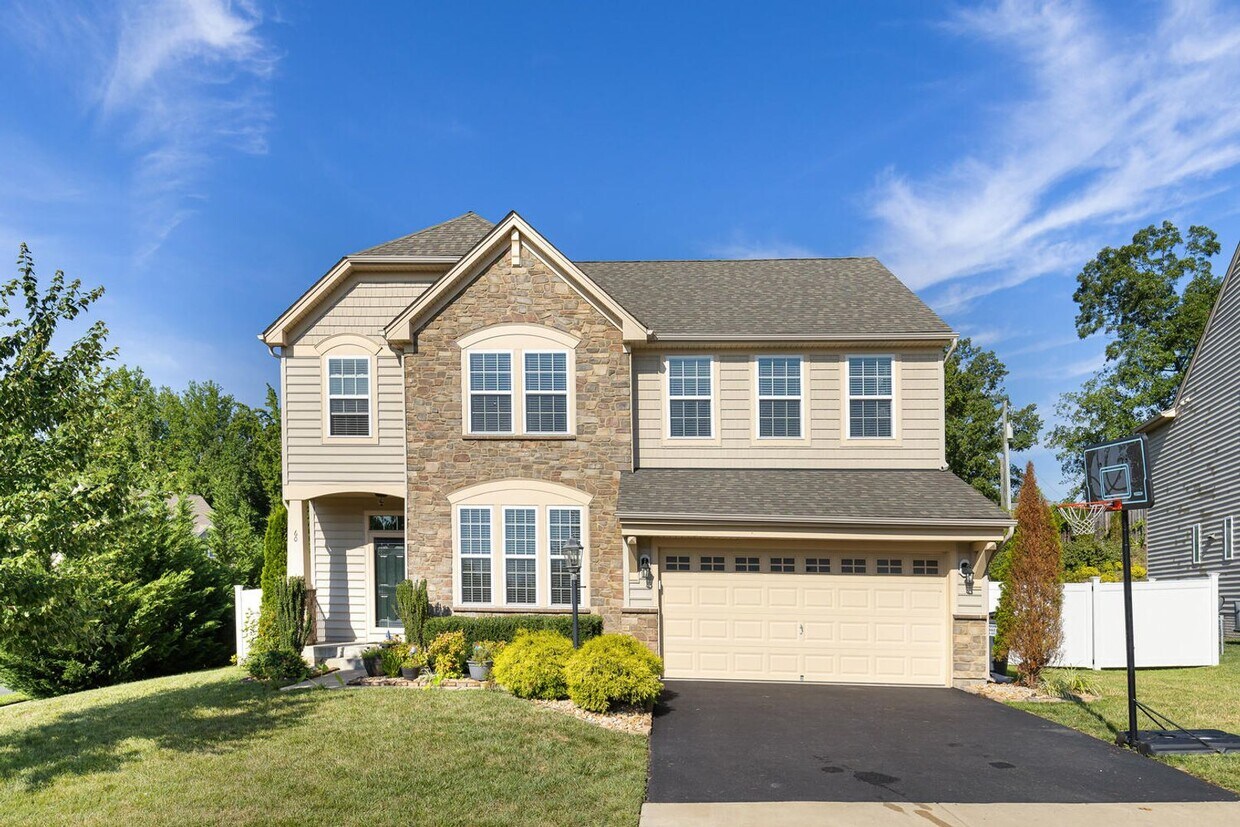 Primary Photo - Beautiful Stafford Home - Colonial Forge S...