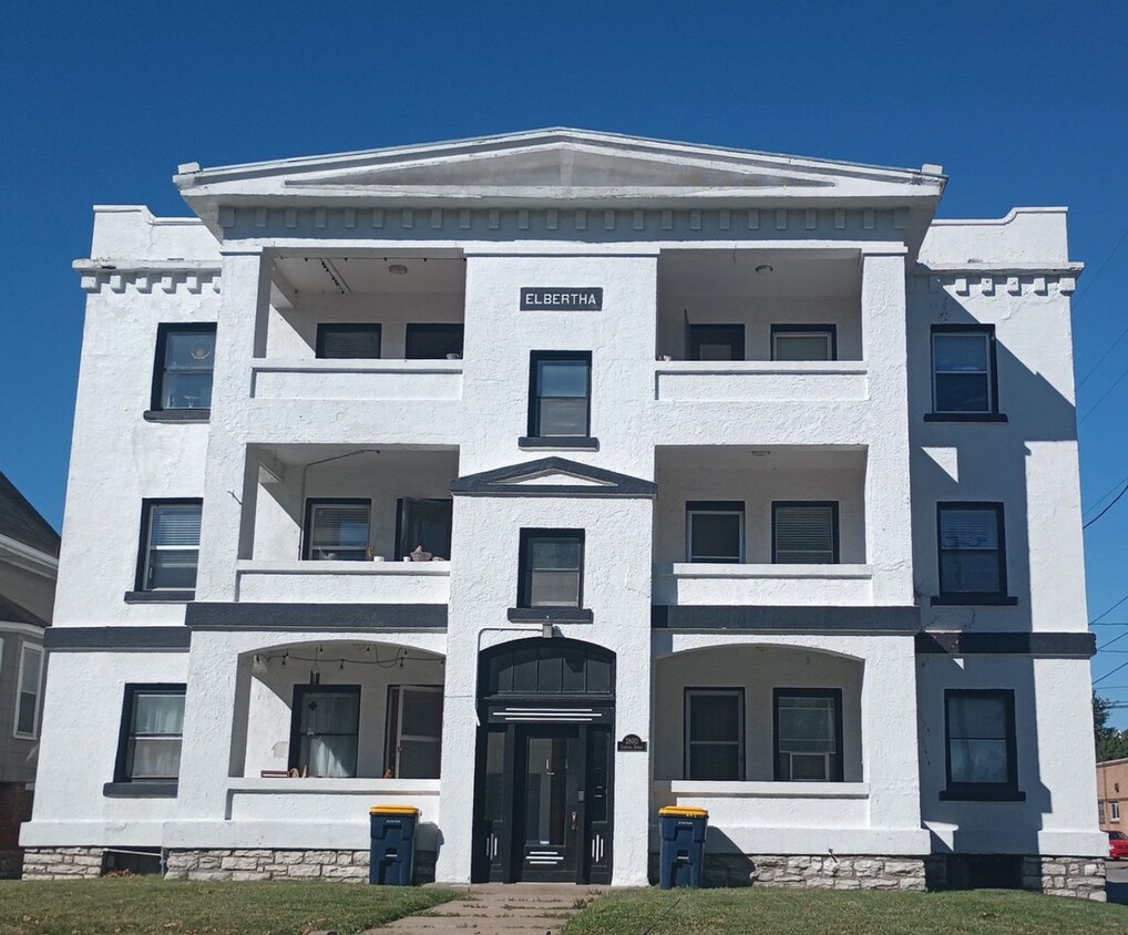 Primary Photo - Beautiful Apartment in Kansas City!