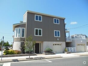 Building Photo - 202 N Princeton Ave