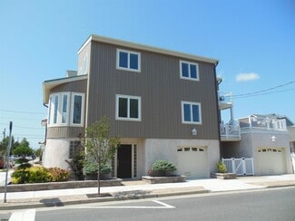 Building Photo - 202 N Princeton Ave