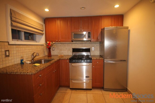 Foto del edificio - 4209 25th Ave